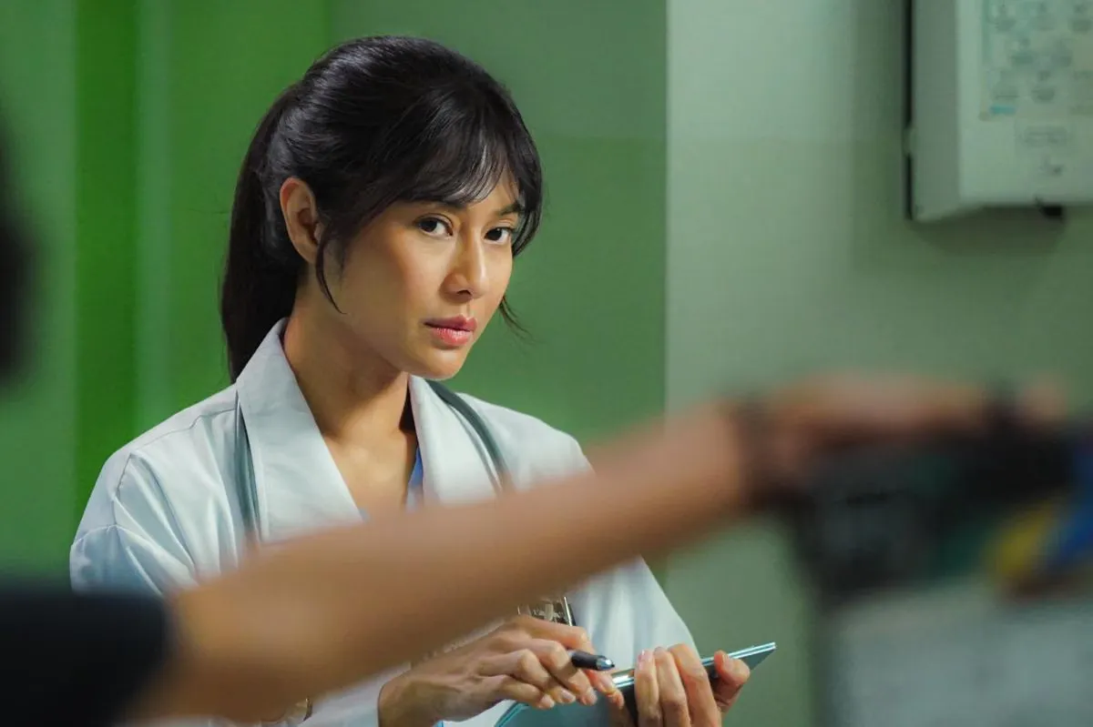 Hanung Bramantyo, Reza Rahadian, Dian Sastro dan Strategi Adaptasi Descendants of the Sun