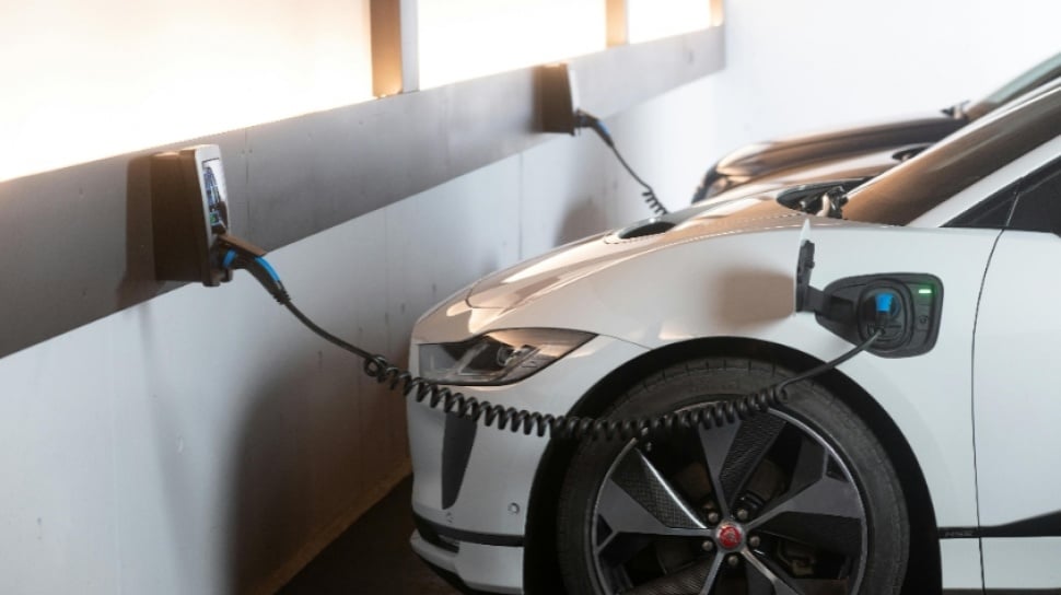 Insentif TKDN: Senjata Baru Pemerintah Menekan Harga EV