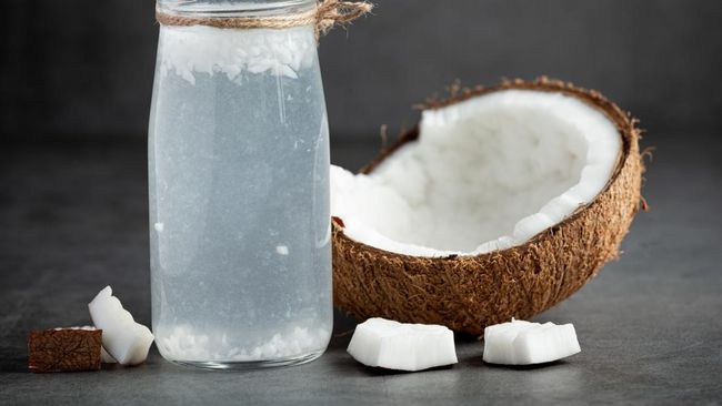 Biotin dan Air Kelapa: Duo Alami untuk Rambut Lebih Kuat