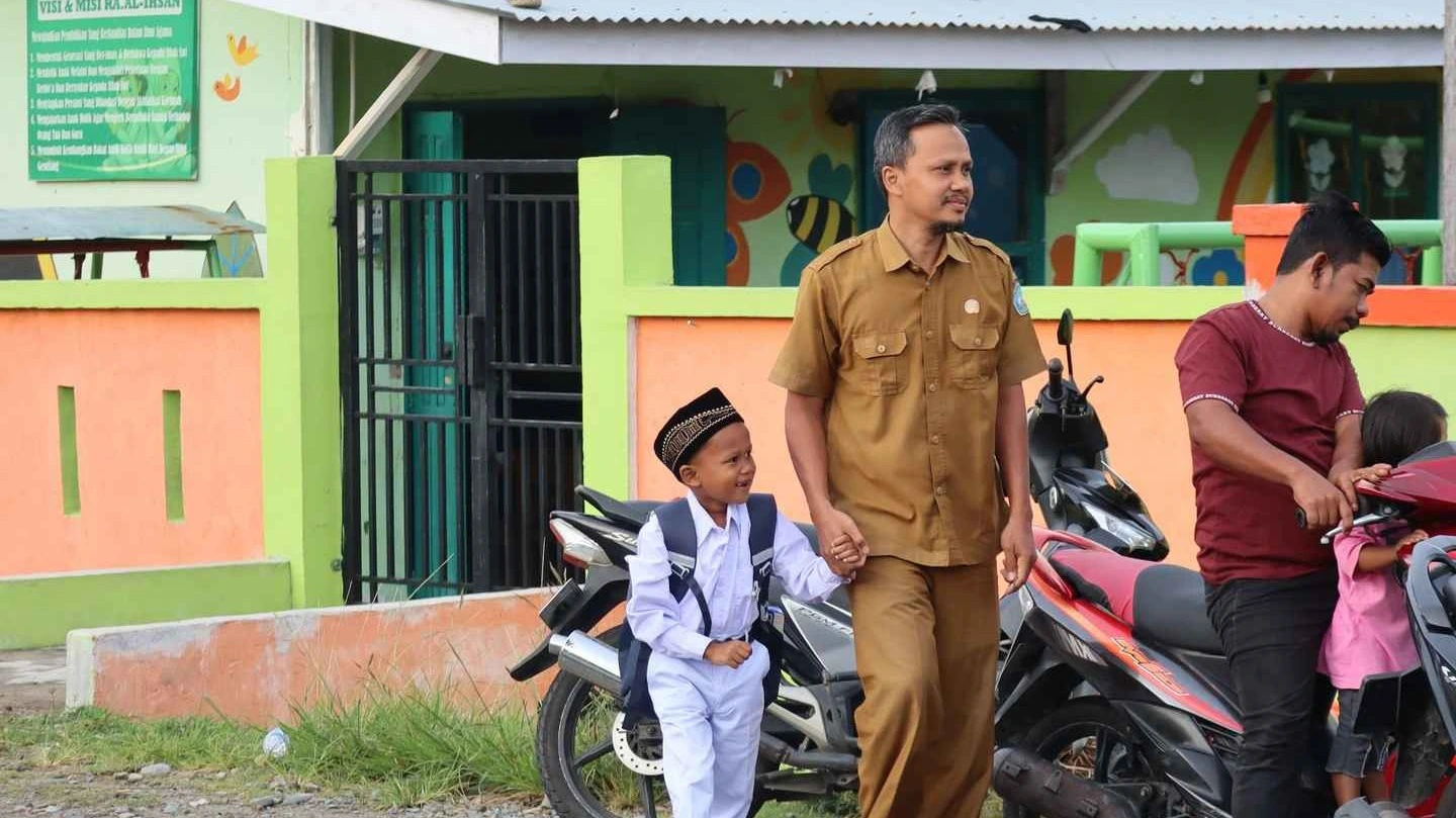 Pendidikan Berbasis Kasih Sayang dan Peran Keluarga dalam Membentuk Akhlak Anak