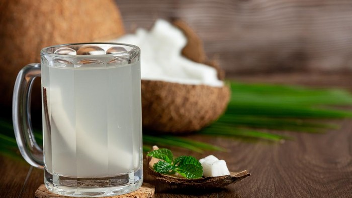 Lidah Buaya, Air Kelapa, dan Ampas Kopi: Trio Natural untuk Rambut Lebih Kuat