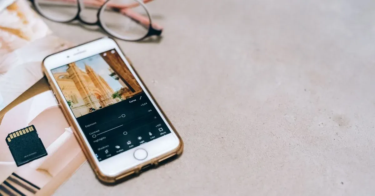 Cara Memverifikasi Gambar AI dengan Watermark, Metadata, dan Reverse Search