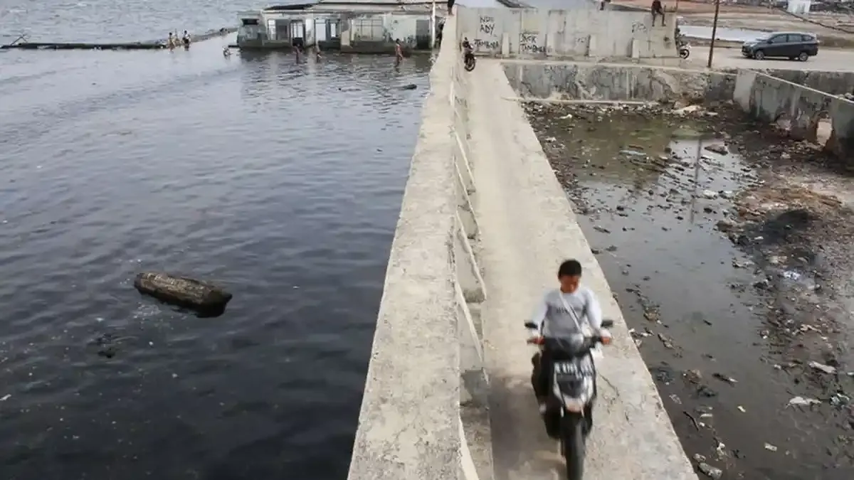 Giant Sea Wall Jakarta: Solusi Jangka Panjang yang Masih Menunggu Lampu Hijau