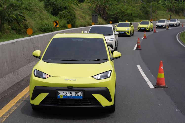 Mobil Listrik vs Bensin: Menghitung Biaya Total Kepemilikan 10 Tahun