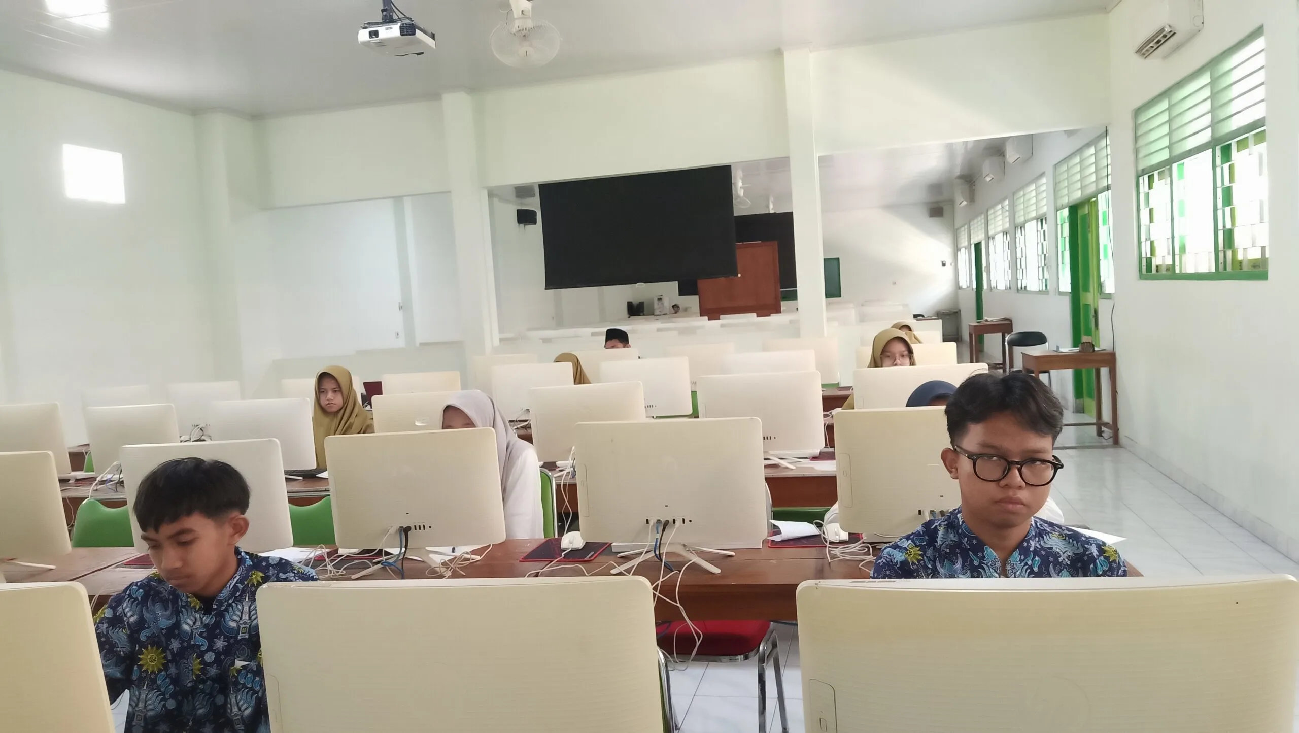 Persiapan Olimpiade Madrasah: Dari Bimbingan Intensif hingga Uji Coba Sistem