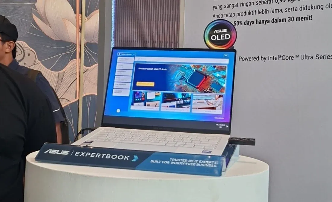 Laptop Bisnis AI Lokal: Asisten Rapat Tanpa Cloud