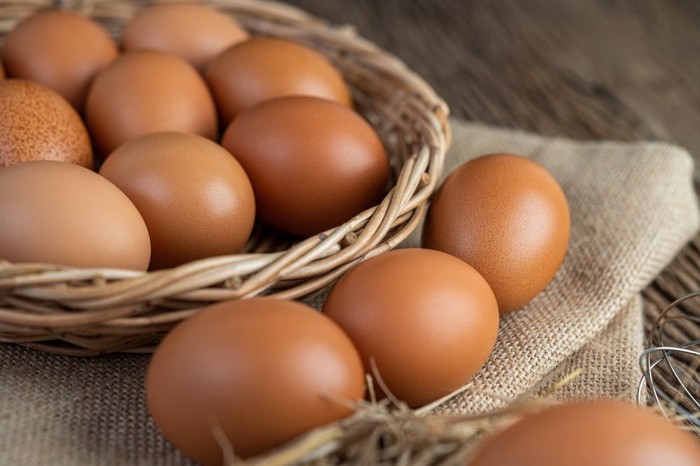 7 Kesalahan Menyimpan Makanan di Kulkas yang Bikin Cepat Rusak