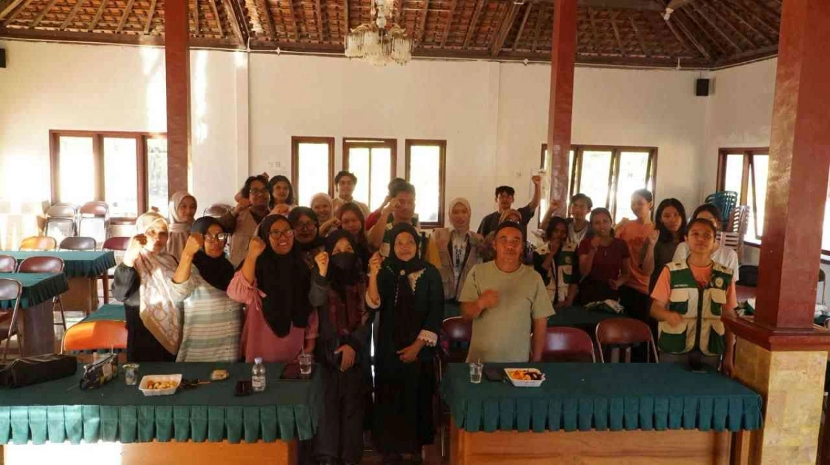 Dari Toko Tradisional ke Pasar Online: Strategi Digital Marketing untuk UMKM Pengrajin Kayu