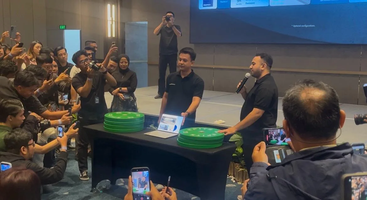 ExpertBook Ultra dan Standar Baru Laptop Bisnis Premium Berbasis AI