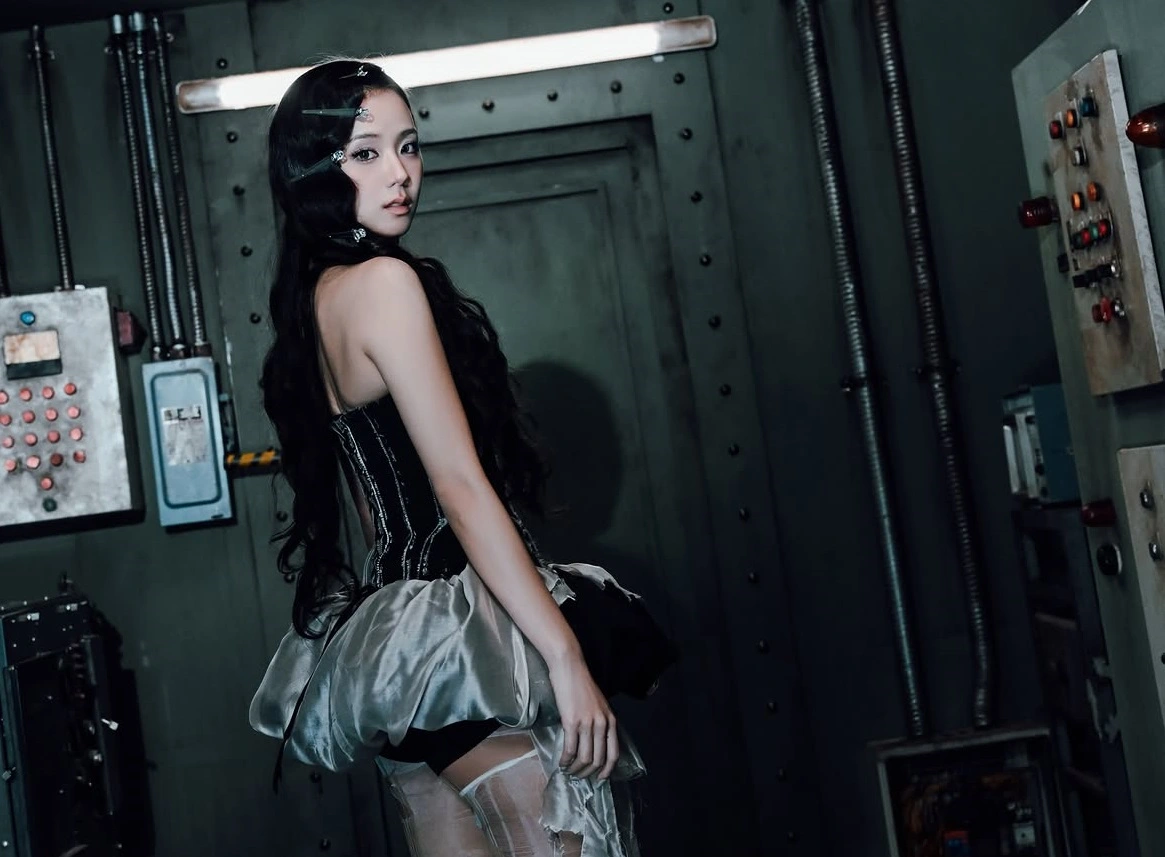 Jisoo Rilis CLICK: Lirik, Konsep, dan Transformasi Artistik