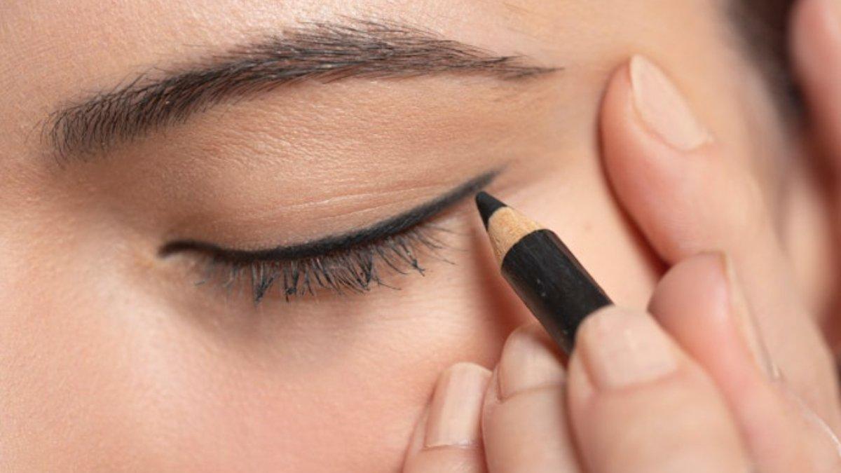 Eyeliner Gel untuk Waterline: Presisi Rapi dan Tahan Lama