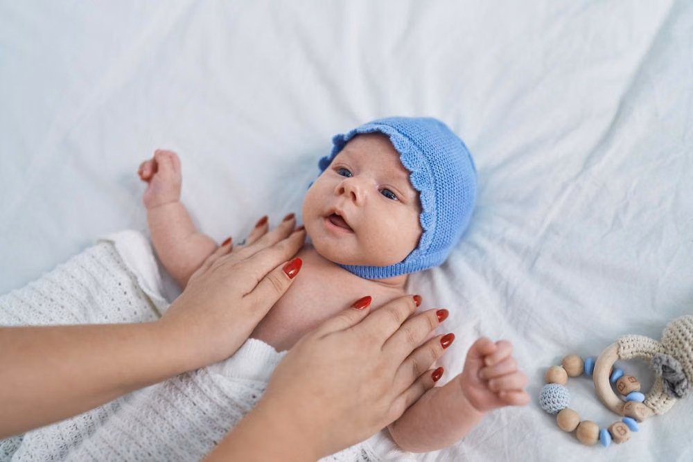 Area Tubuh Bayi yang Tidak Boleh Dipijat dan Kapan Harus Dihentikan