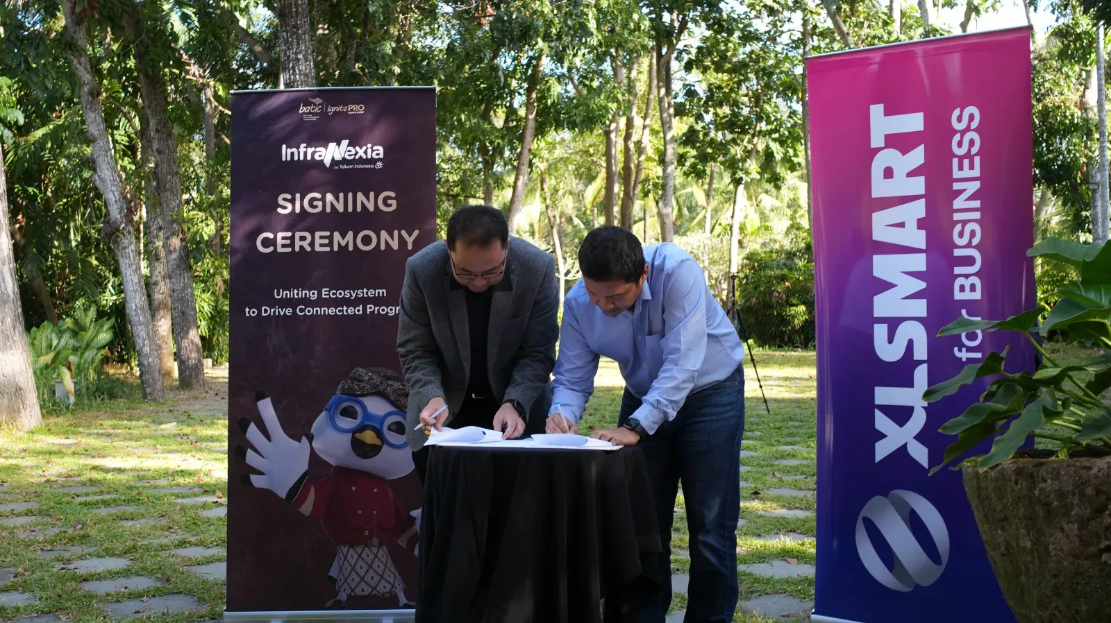 Kolaborasi Infrastruktur InfraNexia–XLSMART Perluas Jaringan ke Seluruh Nusantara