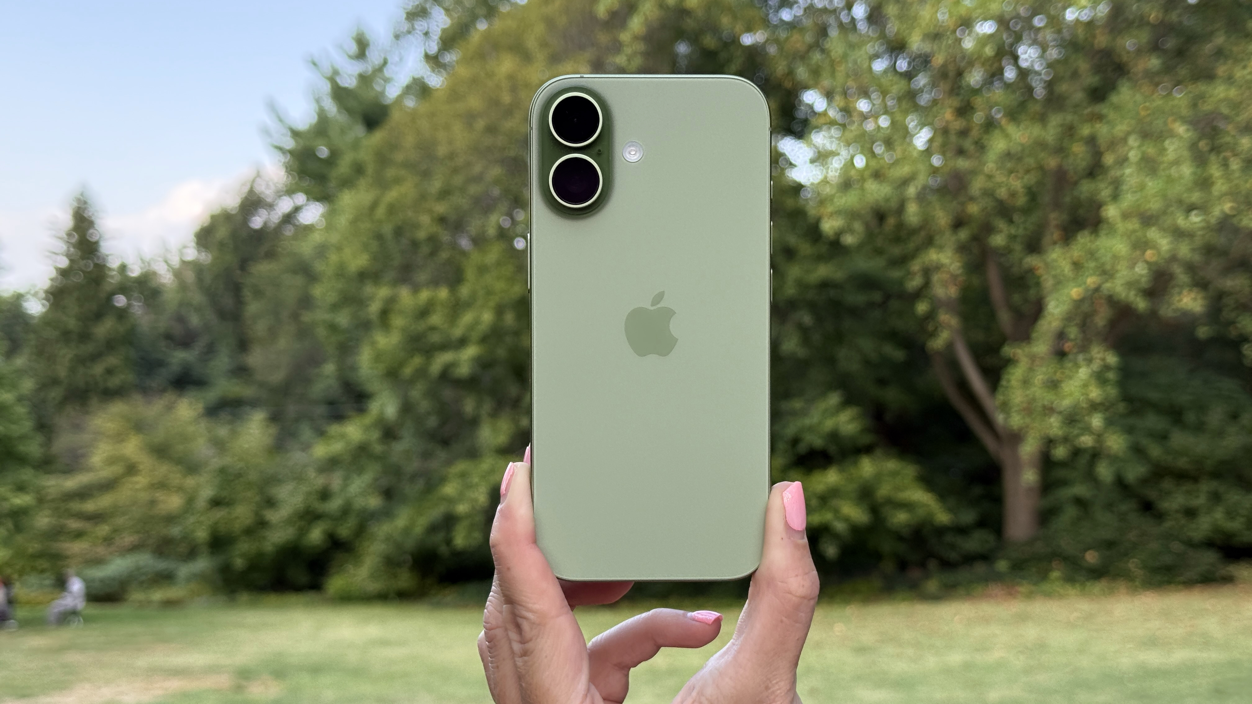 Harga iPhone 15 Pro Max dan iPhone 17: Masih Layak Dibeli Jelang iPhone 18?