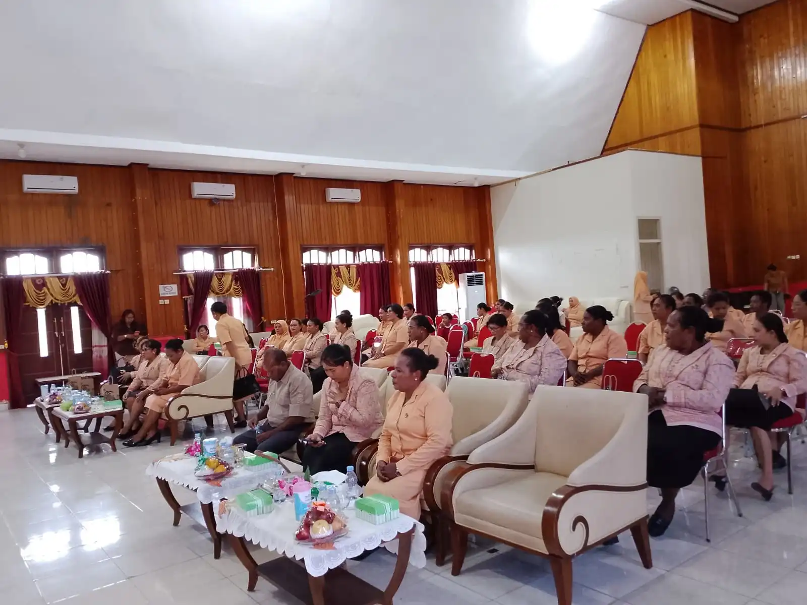 Dari Stigma Kampung hingga Kemandirian: Pelatihan Makeup yang Mengubah Wajah Desa