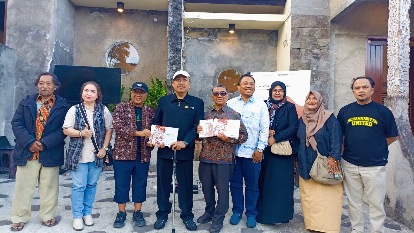 Dari Lempung Menjadi Warisan: Perjalanan Maestro Keramik Muchlis Arif