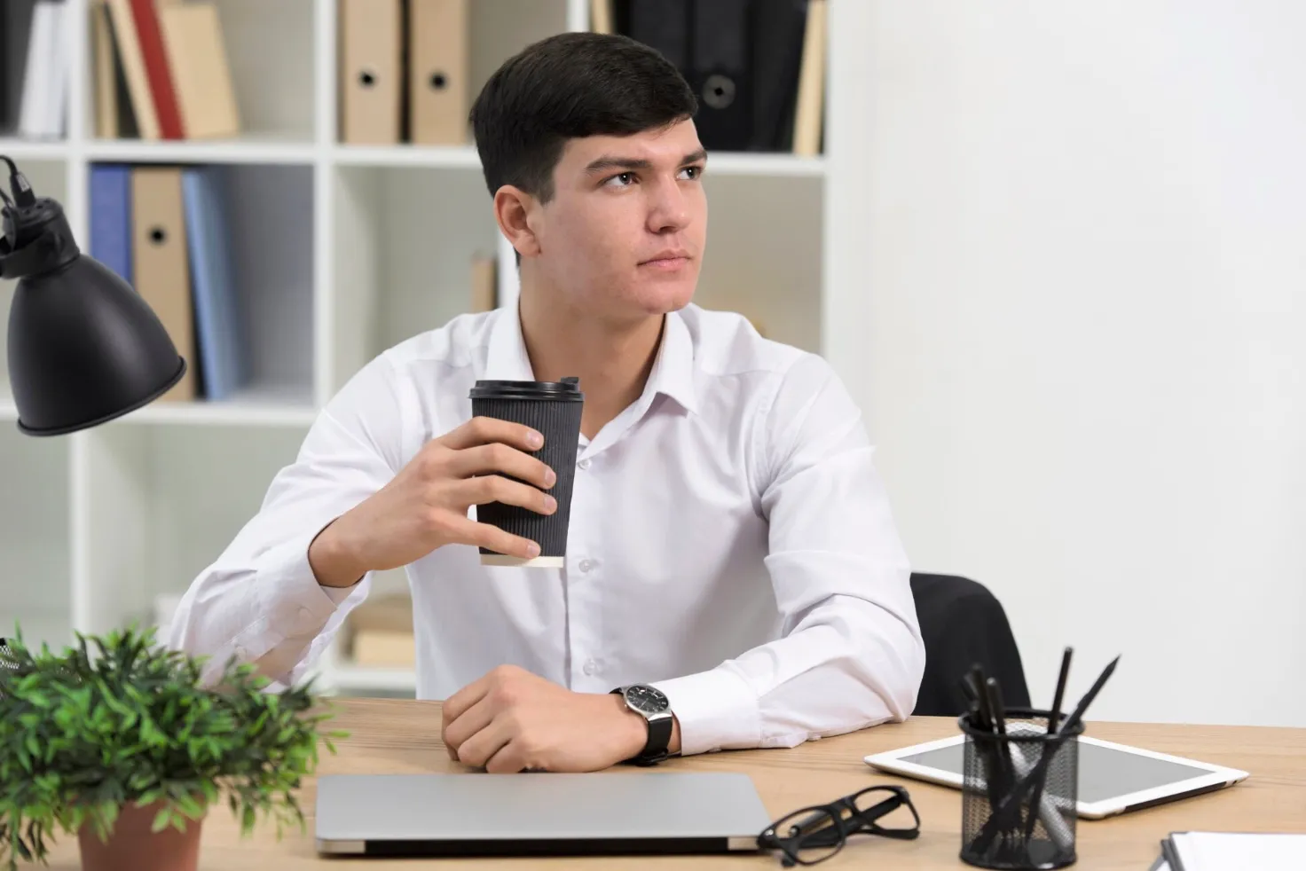 Memulihkan Kepercayaan Diri Setelah Perundungan di Kantor
