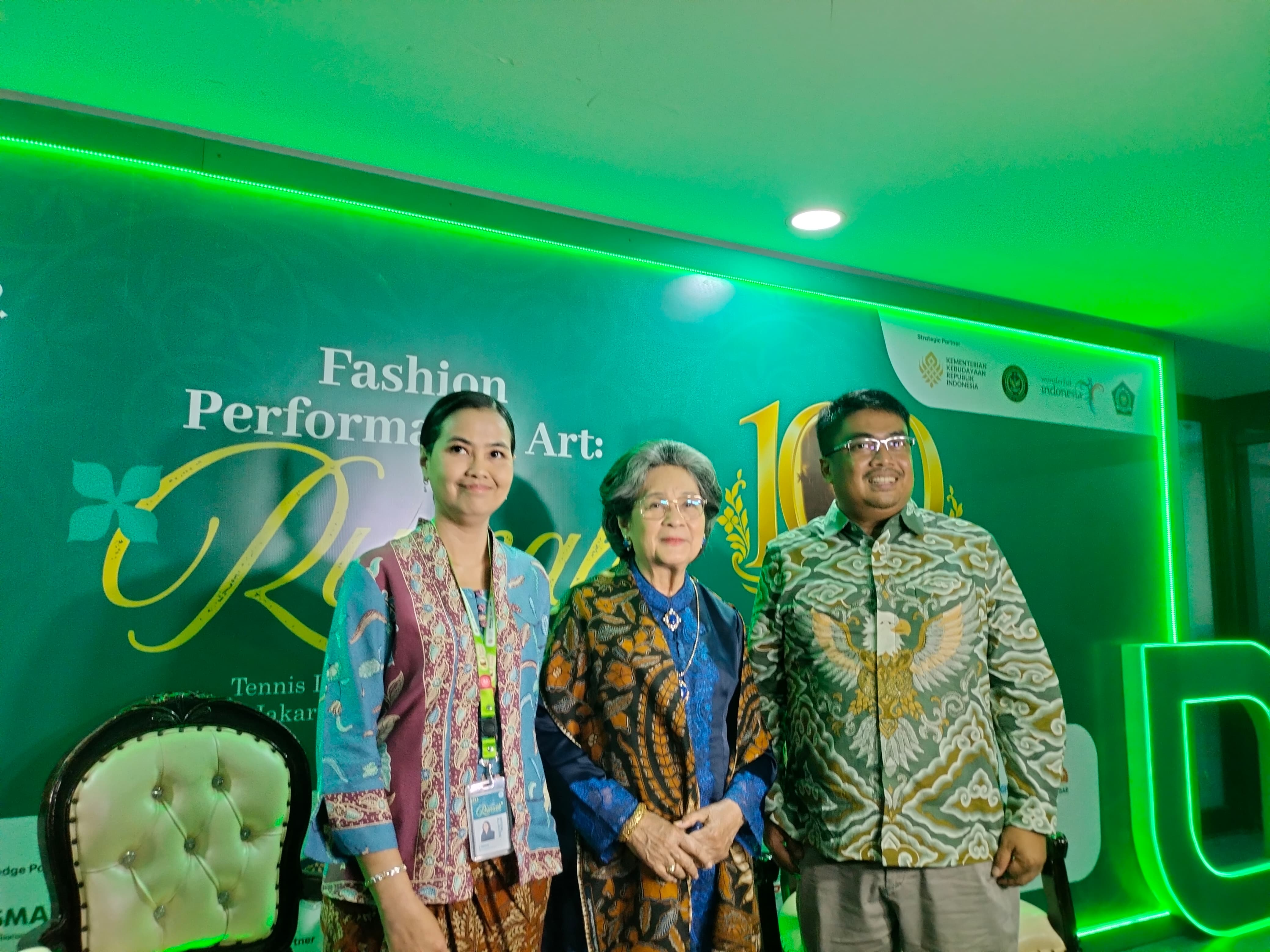 Pertunjukan Fashion Performance Art ‘Rumah’ dan Warisan Seorang Perempuan Pemberdaya