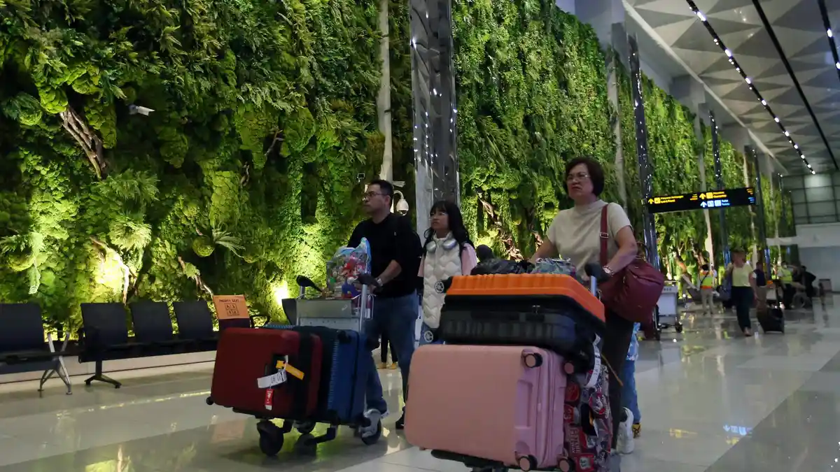 Erupsi Anak Krakatau: Pukulan bagi Maskapai Budget dan Peluang bagi Traveler Hemat