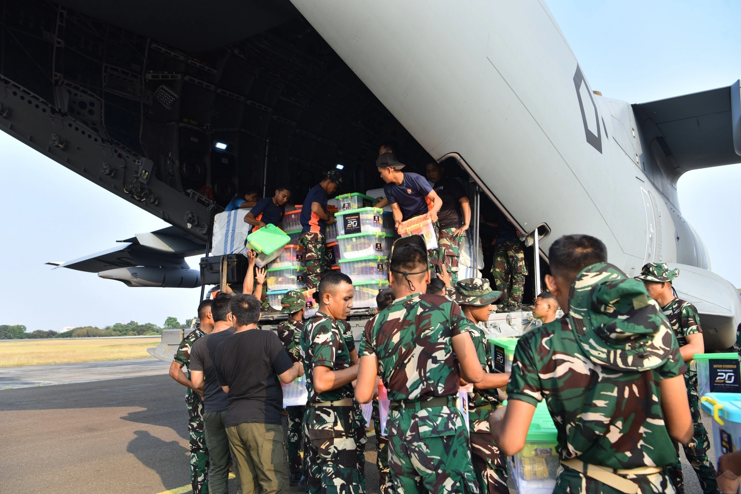 Operasi Gempa NTT Memasuki Fase Kritis: Logistik TNI dan Polres Diuji