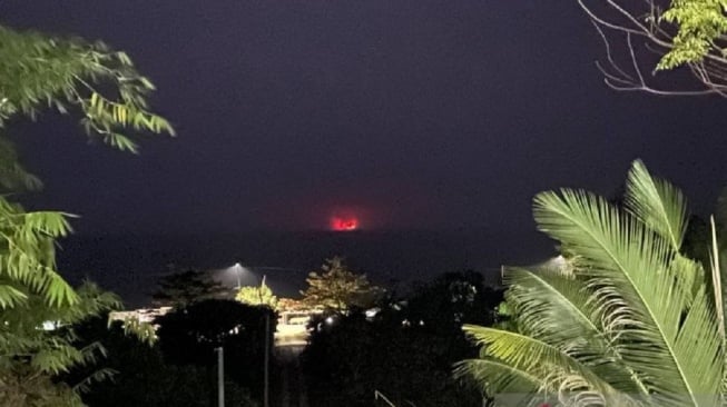 Erupsi Krakatau Gagalkan Liburan: Apa yang Harus Traveler Lakukan?