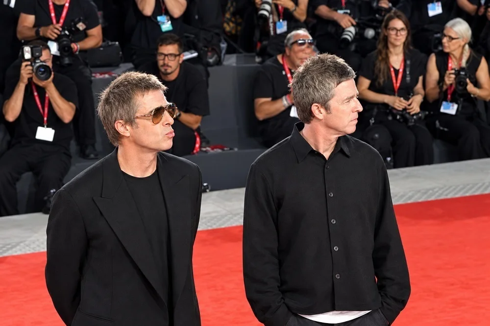 Dokumenter Reuni Oasis Menggetarkan Venice Film Festival