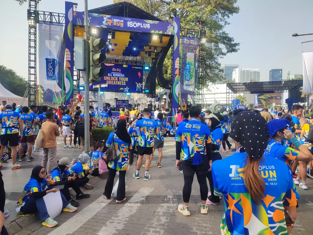 ISOPLUS Run Jakarta Tarik 8.000 Pelari ke Rute Datar Pusat Kota