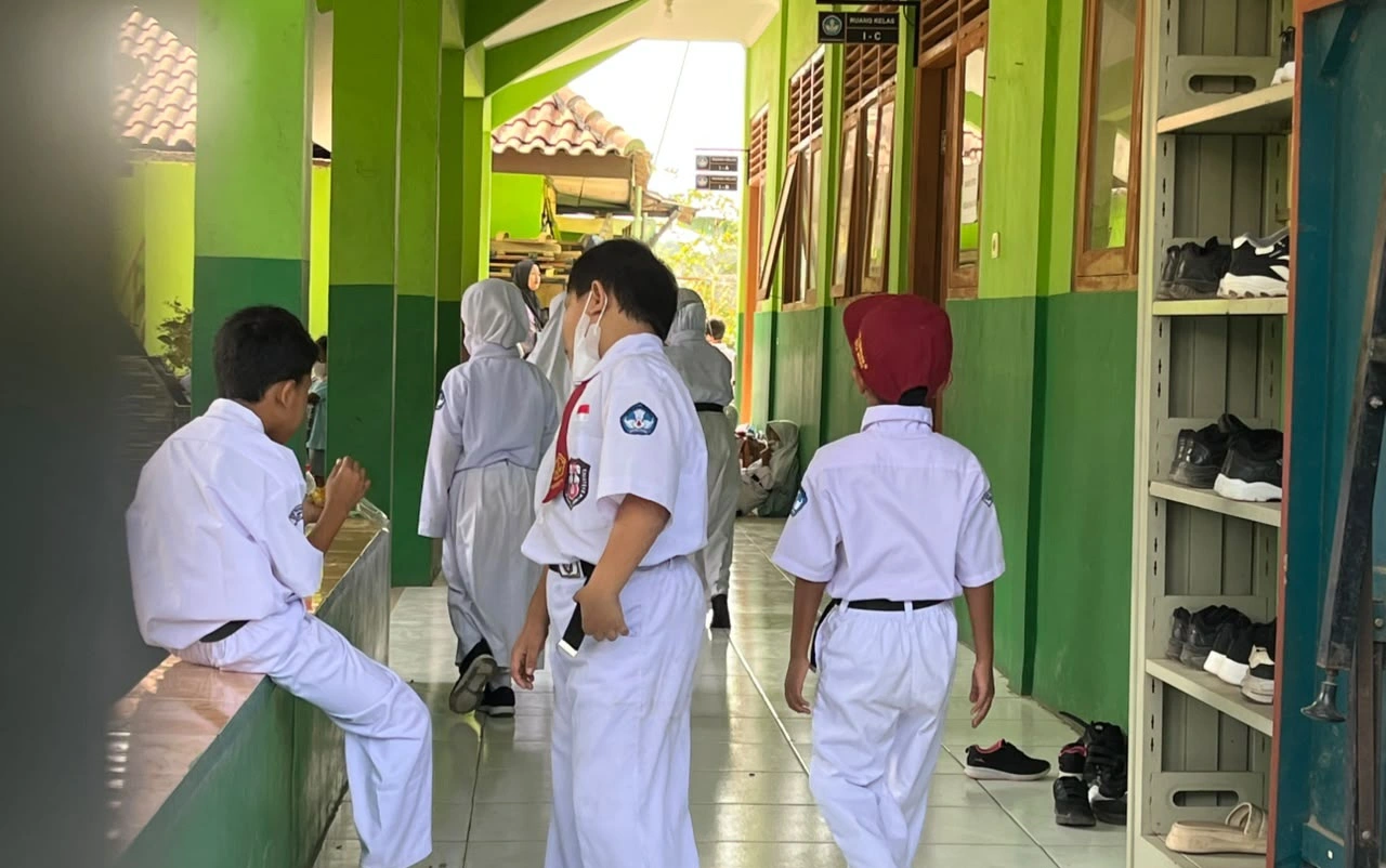 Panduan Orang Tua Saat Sekolah Tutup karena Abu Vulkanik