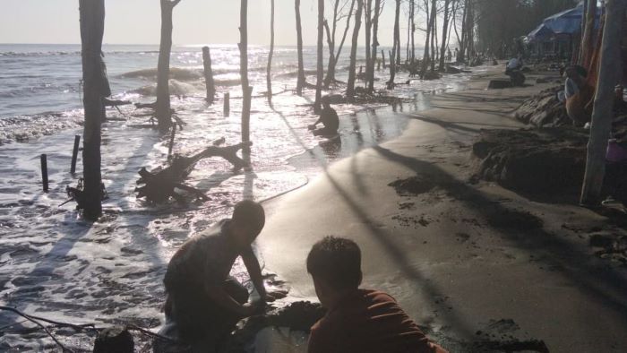 Pantai Terjangkau Dekat Kota: Dua Pelarian Hemat untuk Senja dan Keluarga
