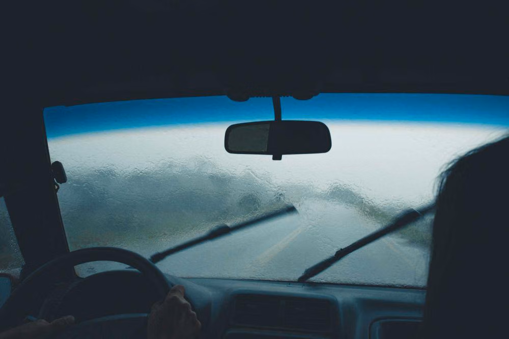 Wiper Mobil Berkualitas vs Abal-abal dan Dampaknya pada Keselamatan