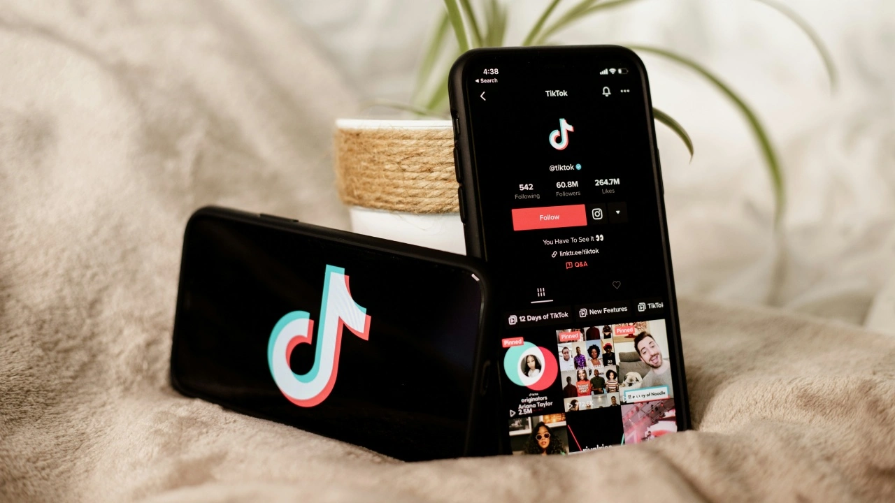 Fitur Komentar TikTok: Voice, Polling, dan Carousel Foto