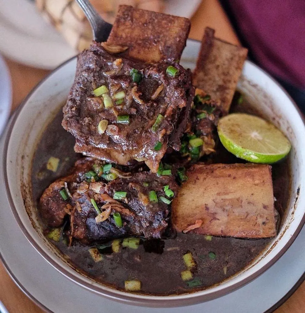 Sop Konro vs Soto Padang: Sup Gurih Nusantara di Rumah