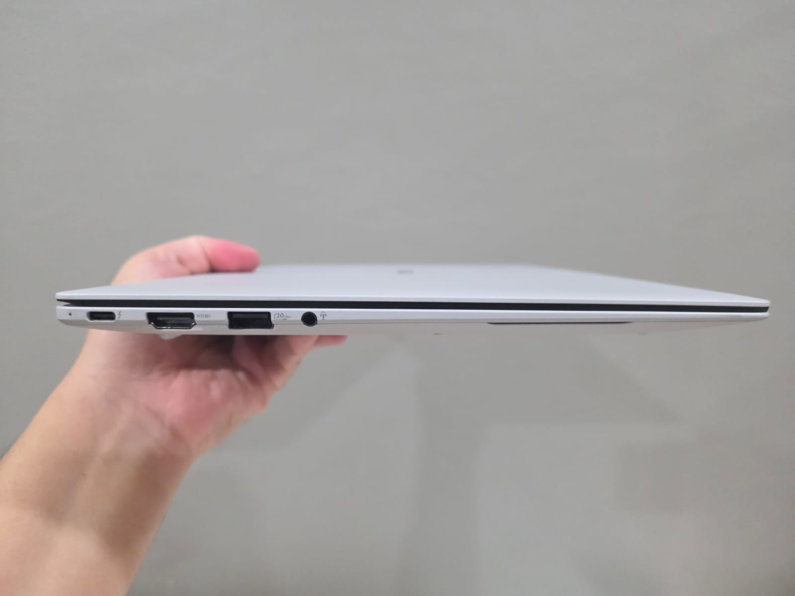 Asus ExpertBook Ultra: Laptop Bisnis Ringan Serius untuk Profesional Mobile