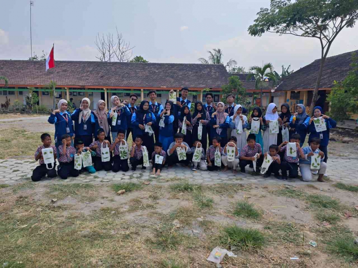 Dari Ecoprint hingga Sabun: Kelas Berubah Jadi Workshop Hidup