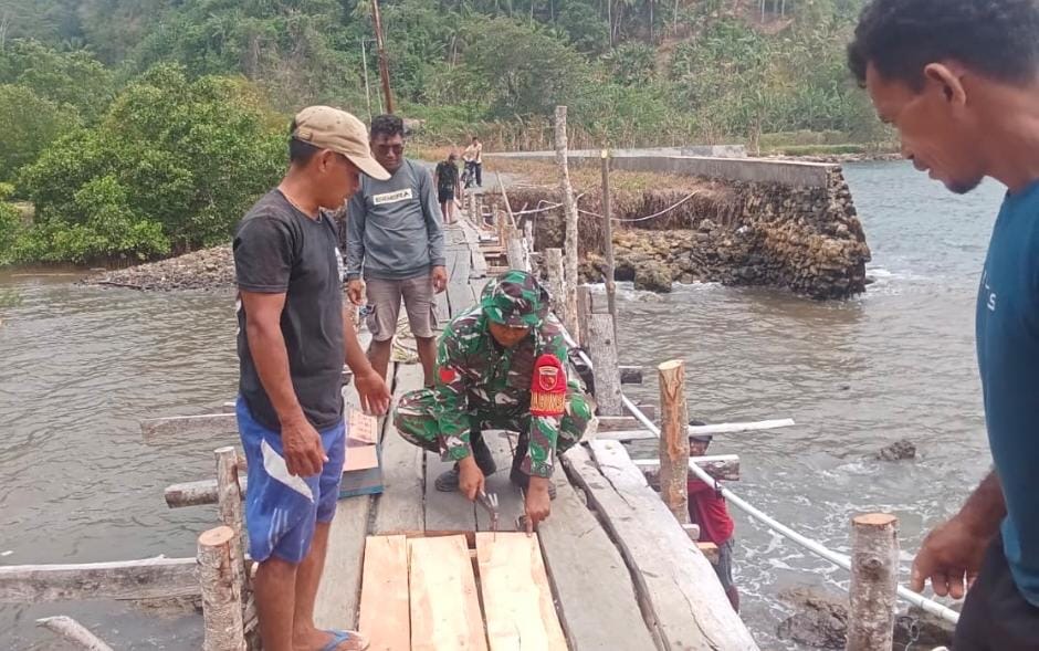 Jembatan Rusak dan Warga yang Terpaksa Jadi Pemerintah