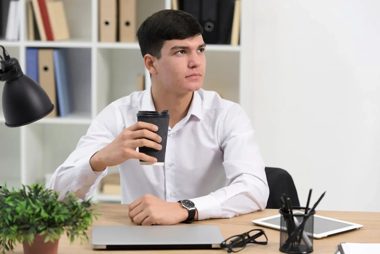 5 Faktor Mengapa Pekerja Rentan Menjadi Korban Perundungan di Kantor