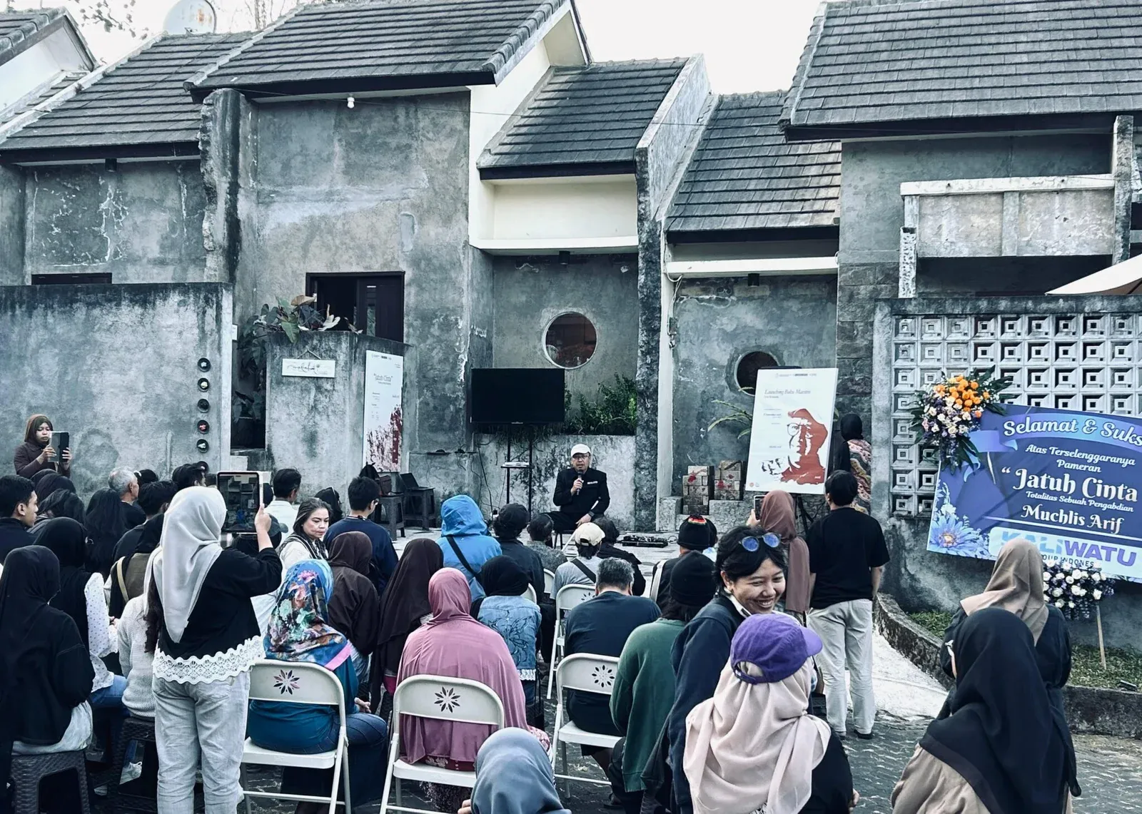 Dari Lempung Menjadi Legasi: 40 Tahun Maestro Keramik dan Filosofi Pengabdiannya