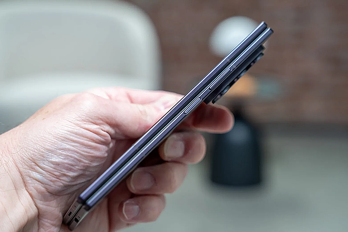 Review Samsung Galaxy Z Fold 8: Ringan, Tipis, Tapi Layak Dibeli?