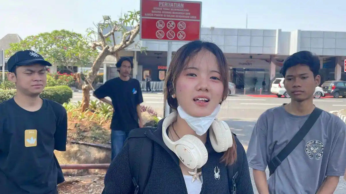 Erupsi Anak Krakatau, Penerbangan Lumpuh dan Traveler Terdampar