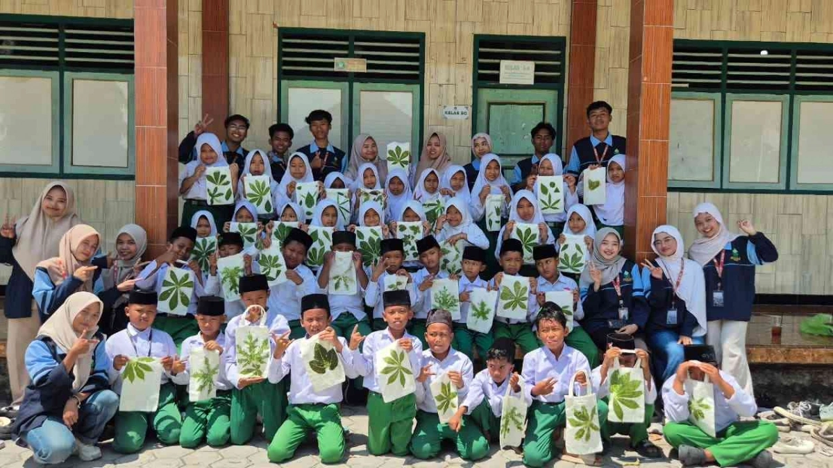 Dari Ecoprint hingga Sabun: Kelas Berubah Jadi Workshop Hidup