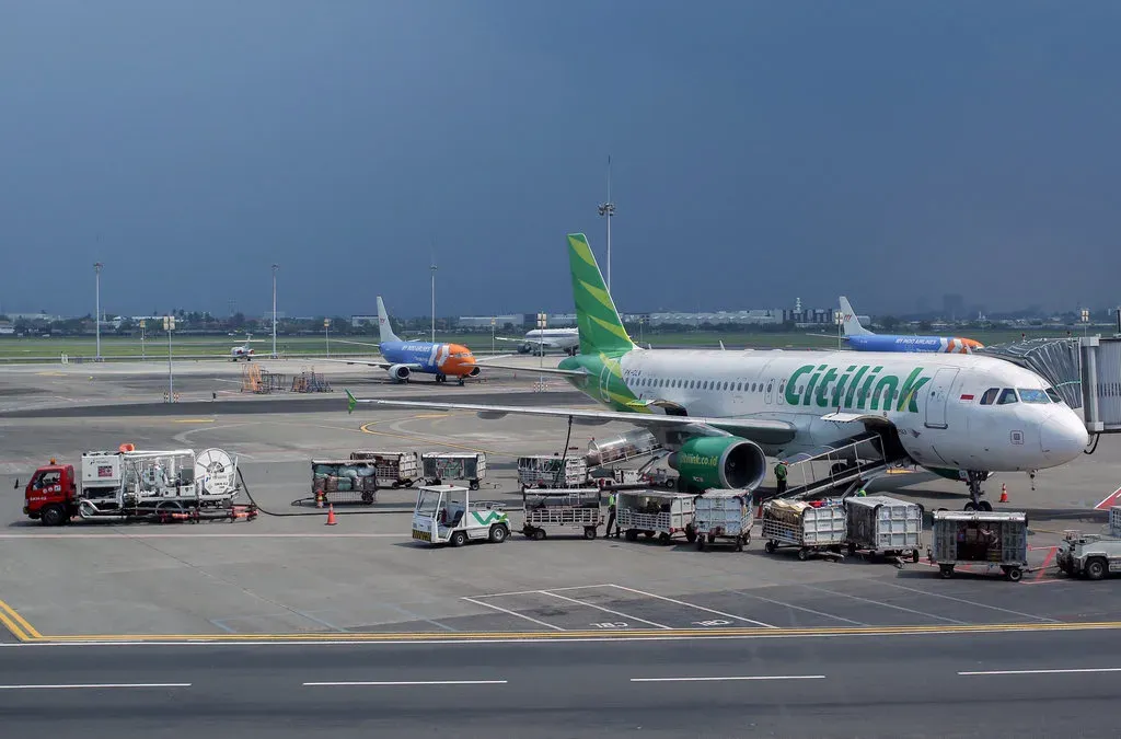 Lonjakan Harga Avtur dan Kenaikan Tiket Pesawat: Alarm untuk Traveler Hemat