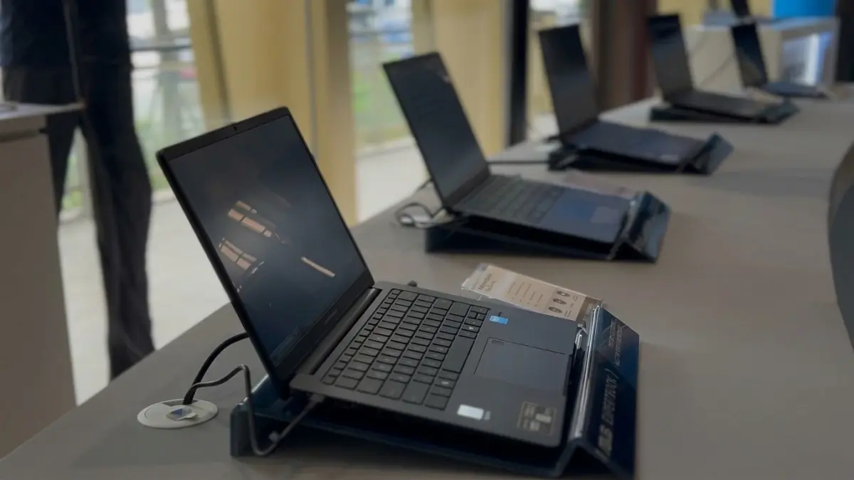 NPU 50 TOPS dan Tandem OLED: Standar Baru Laptop Bisnis Flagship
