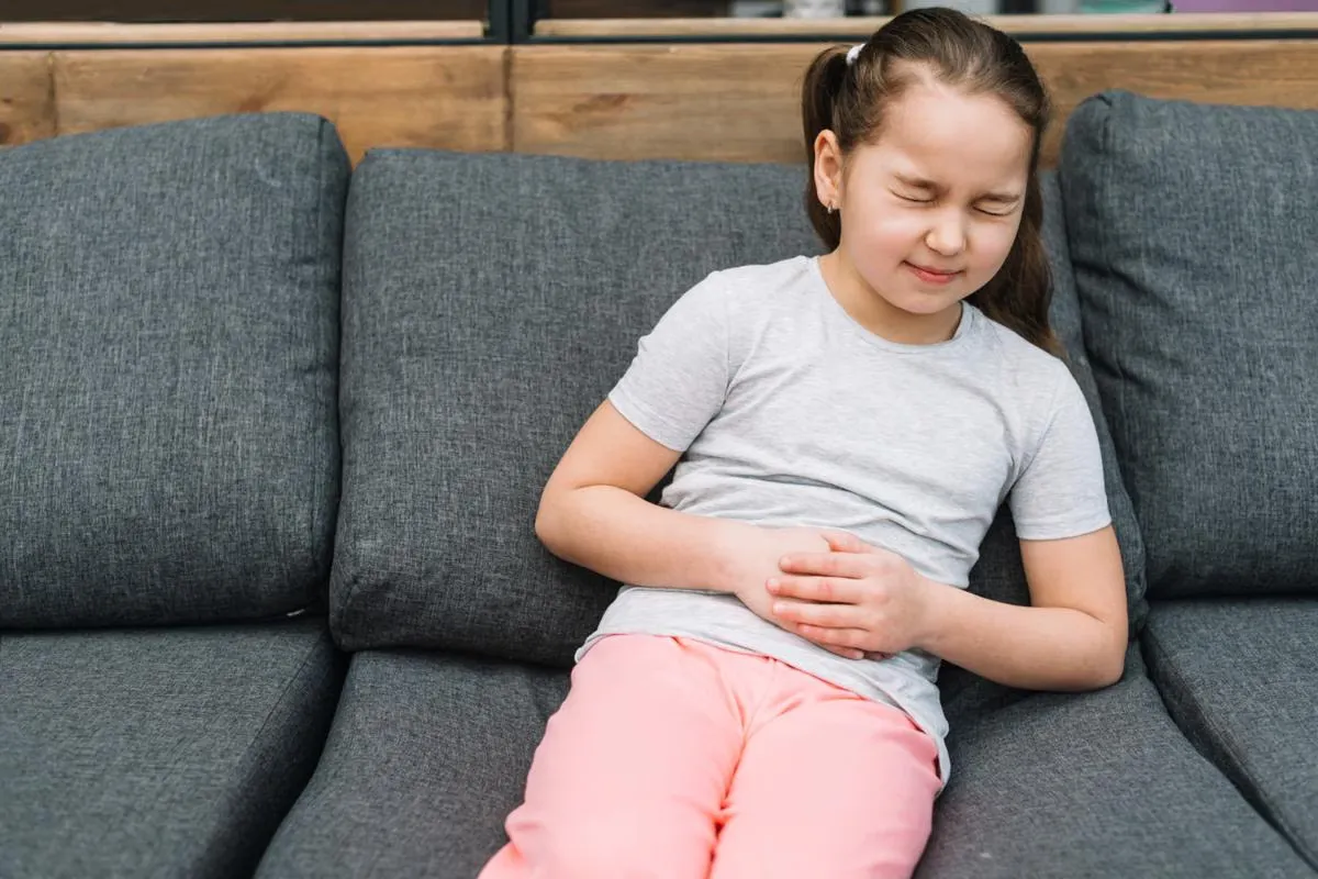 5 Penyebab Anak Sakit Perut dan Mual setelah Minum Susu