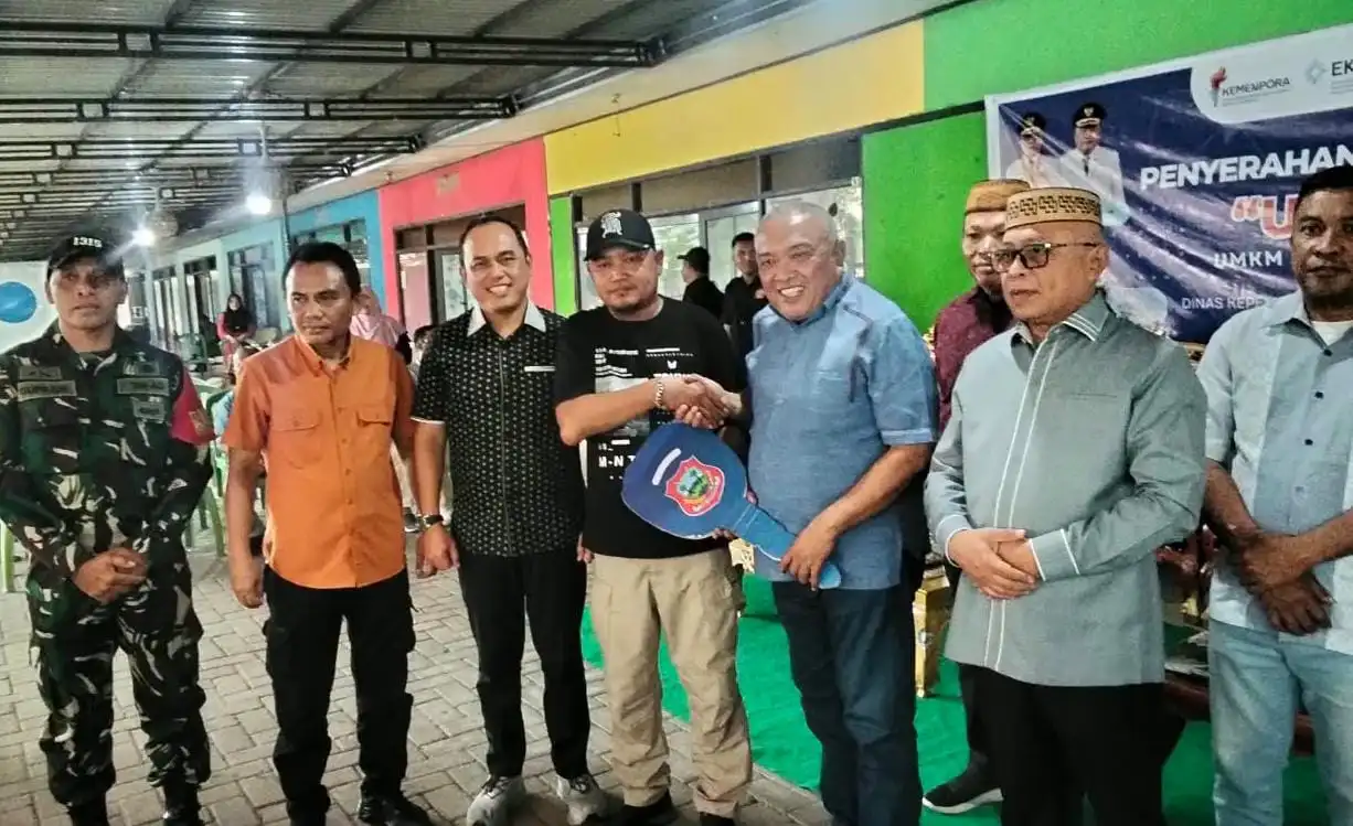 Program Pendampingan dan Gerobak: Strategi Nyata Dukung Pedagang Jajanan