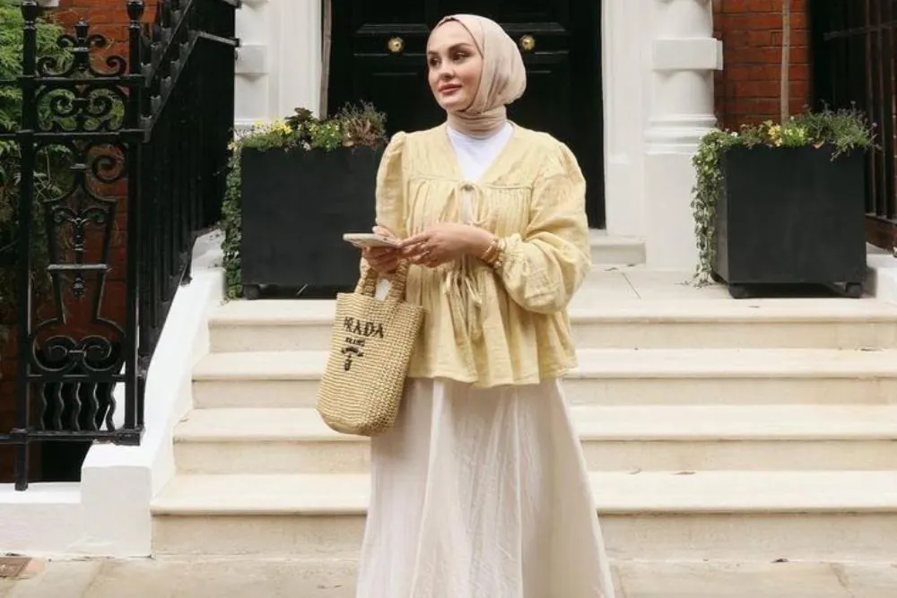 Panduan Lengkap Memadukan Warna Outfit: Army, Ungu, Kuning, dan Dark Gray