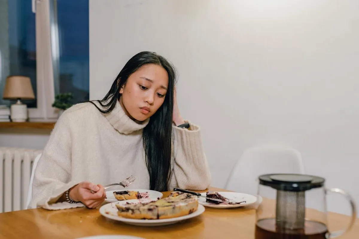 Emotional Eating saat Stres: Memahami Pemicu dan Cara Mengendalikan Ngidam