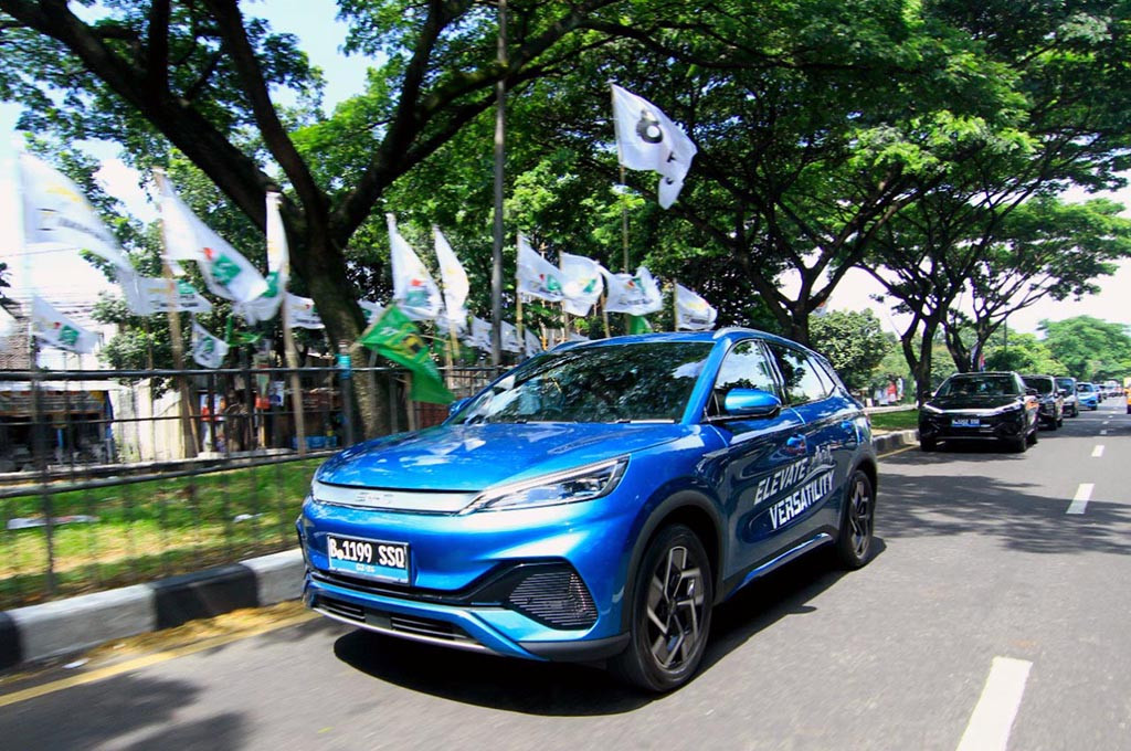 Mobil Listrik Keluarga 7-Seater: Kabin Luas dan Harga Miring