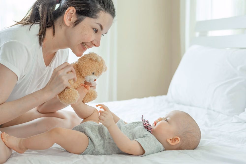 5 Tanda Bayi Cerdas yang Sering Terlewatkan dan Cara Mengembangkannya