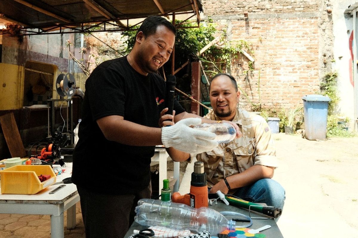 Dari Limbah Botol Plastik ke Filamen 3D: Kampus dan Komunitas Menjahit Ekonomi Sirkular