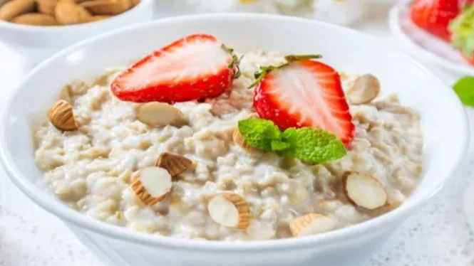 Sarapan 5 Menit untuk Pekerja Kantor: Overnight Oats dan Energy Balls